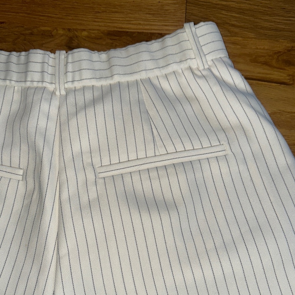 Abercrombie & Fitch White Pinstripe High Waist Women's Shorts - Picture 8 of 10